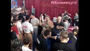 Championnat gangbang: 3 salopes baisent en compétition