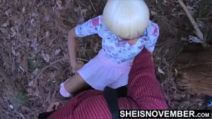 Belle-fille black baisée par beau-père en public