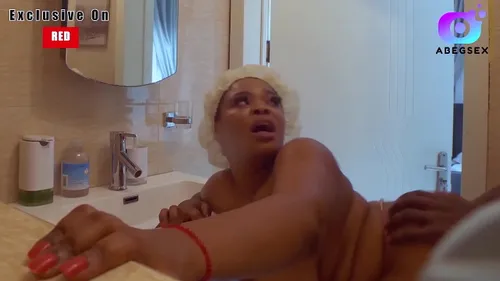 Belle blackette baisée par grosse bite noire hardcore